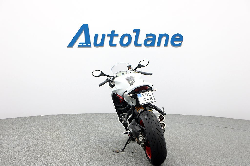 Vehicle Image 8