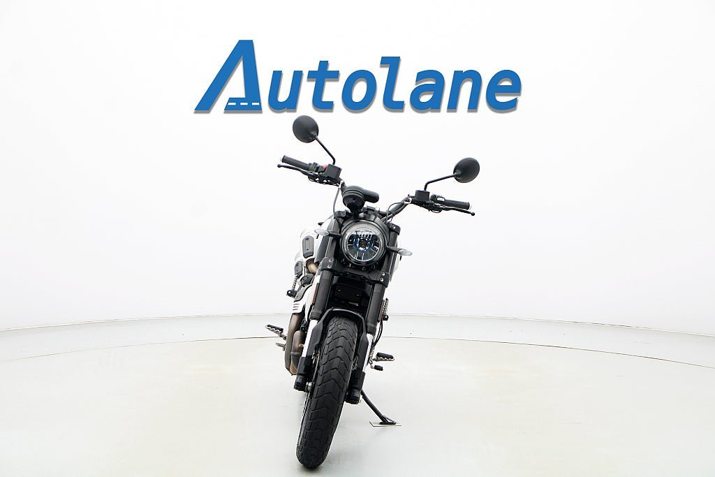 Vehicle Image 7