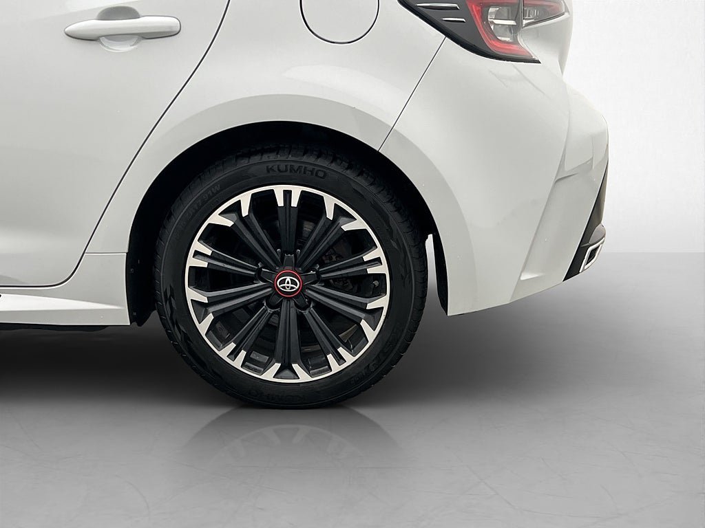 Vehicle Image 11