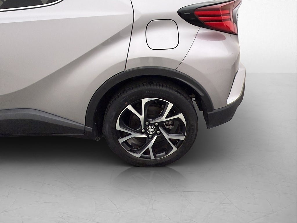 Vehicle Image 11
