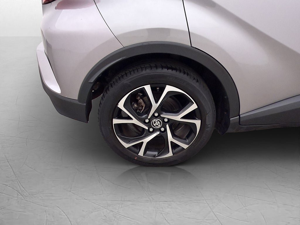 Vehicle Image 12