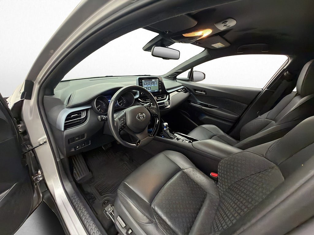Vehicle Image 21