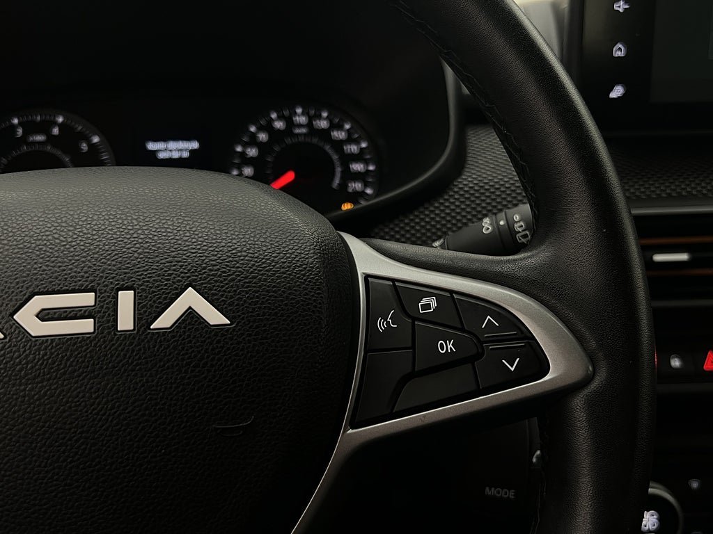 Vehicle Image 26