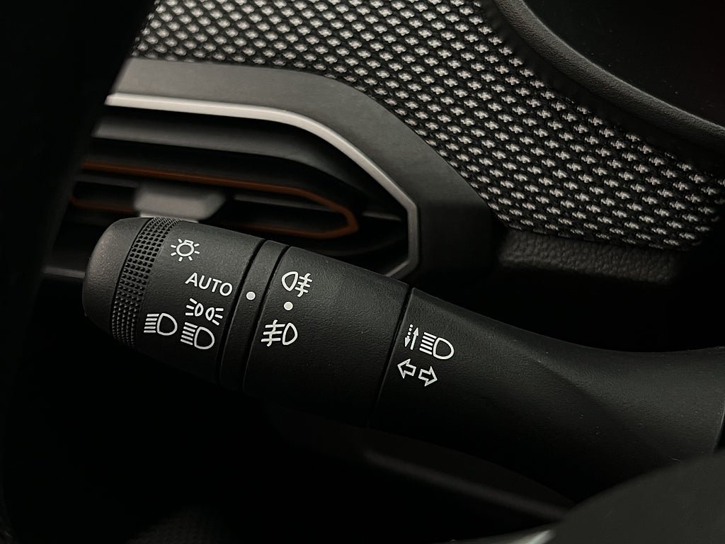 Vehicle Image 28
