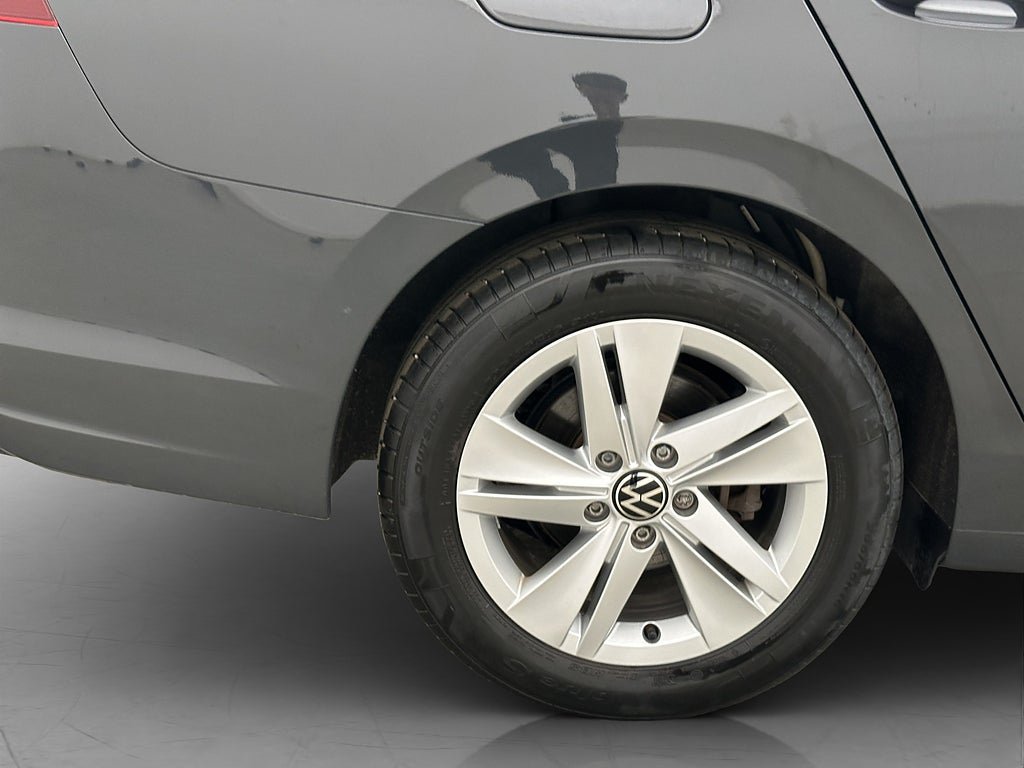 Vehicle Image 30