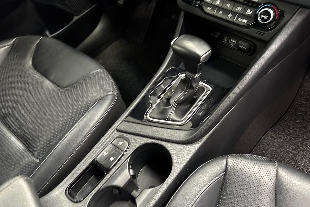 Vehicle Image 15