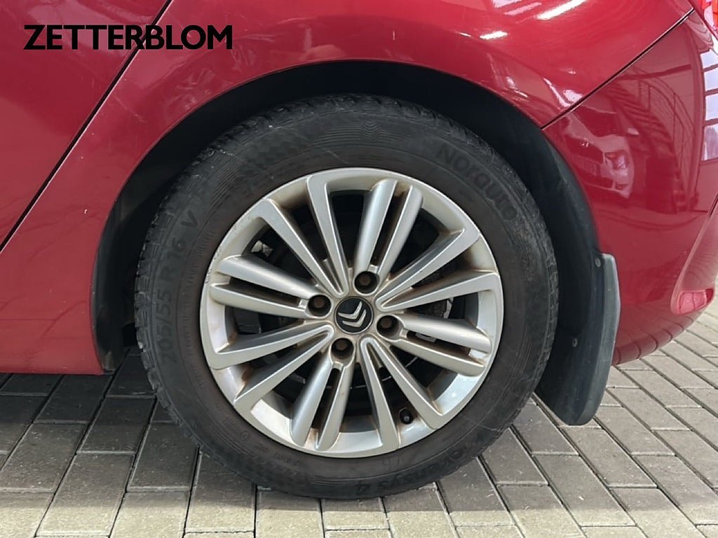 Vehicle Image 13