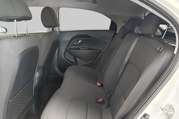 Vehicle Image 17