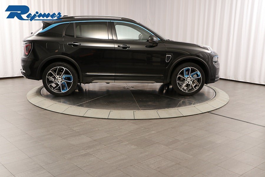 Vehicle Image 25