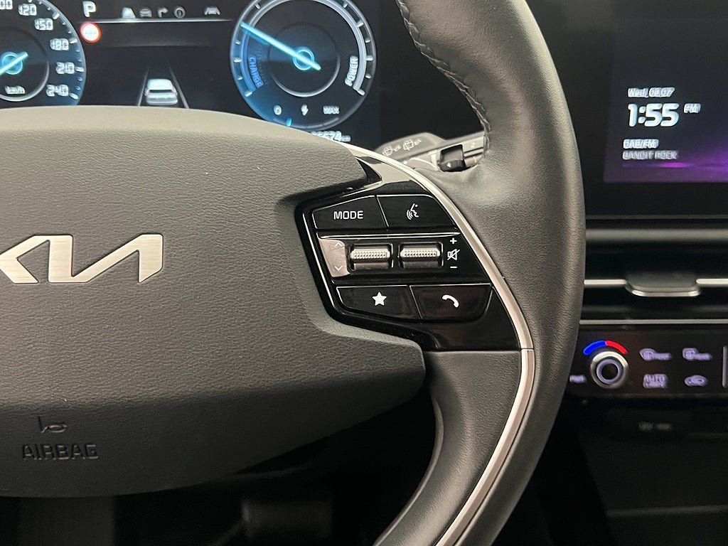Vehicle Image 26