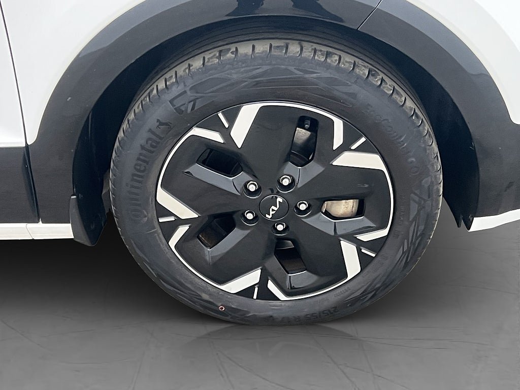 Vehicle Image 31
