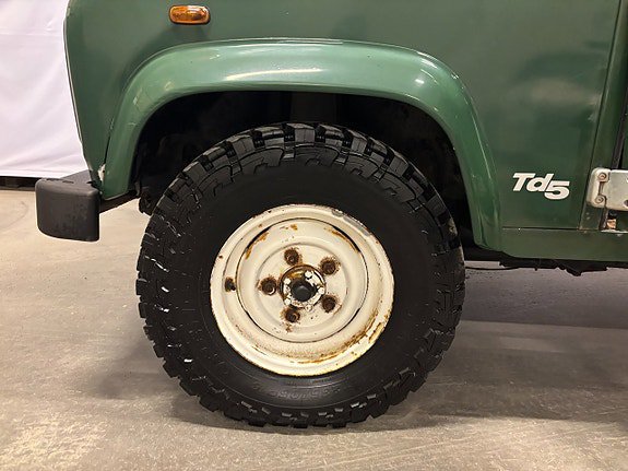 Vehicle Image 16
