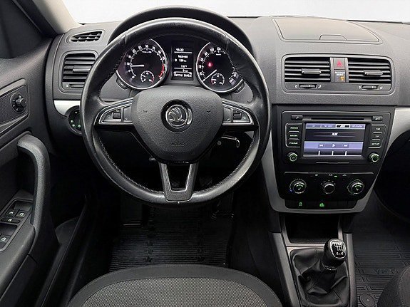 Vehicle Image 16
