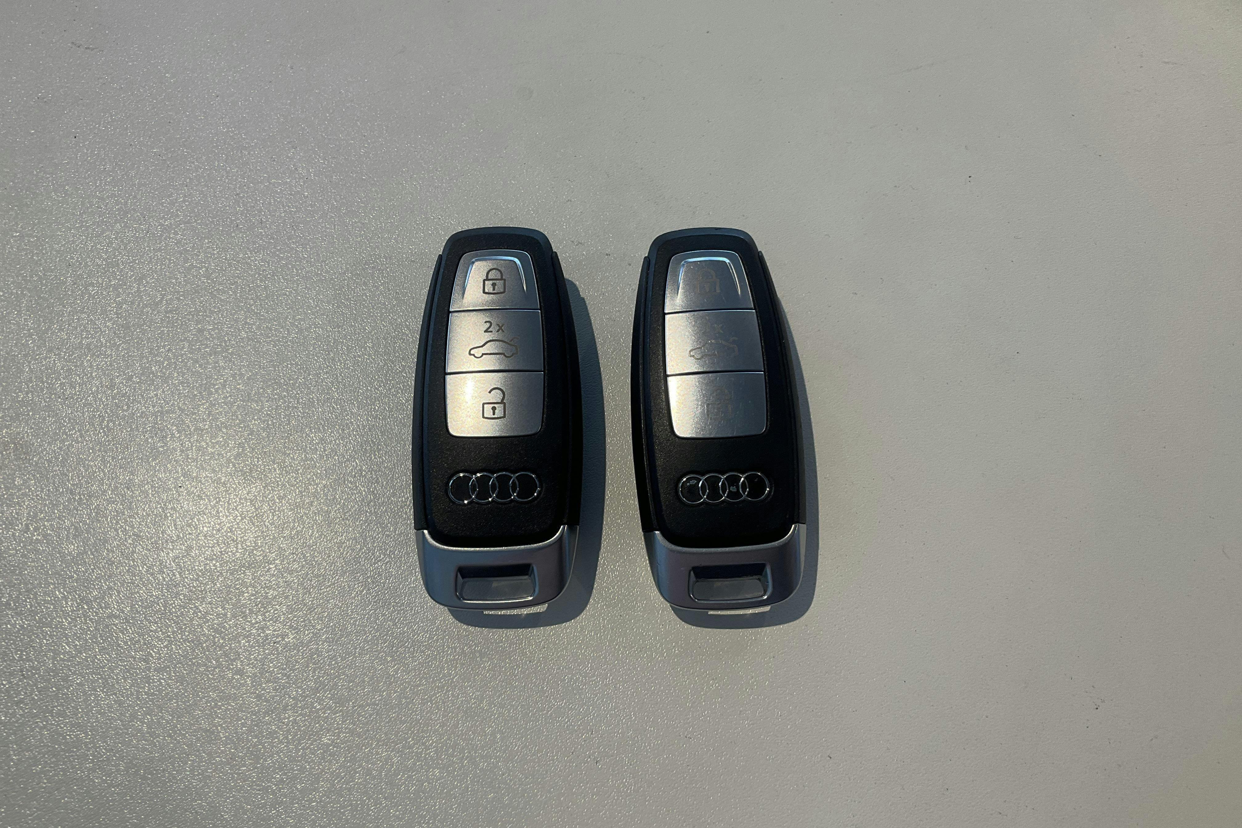 Vehicle Image 21