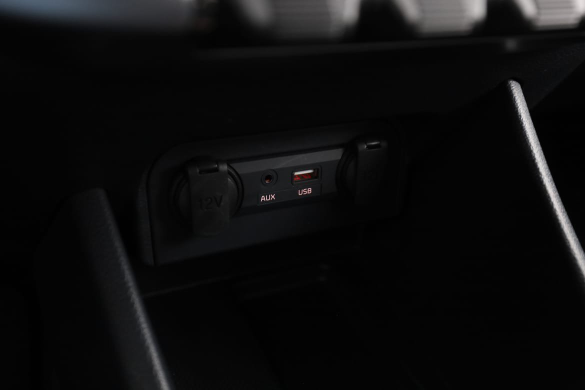 Vehicle Image 25