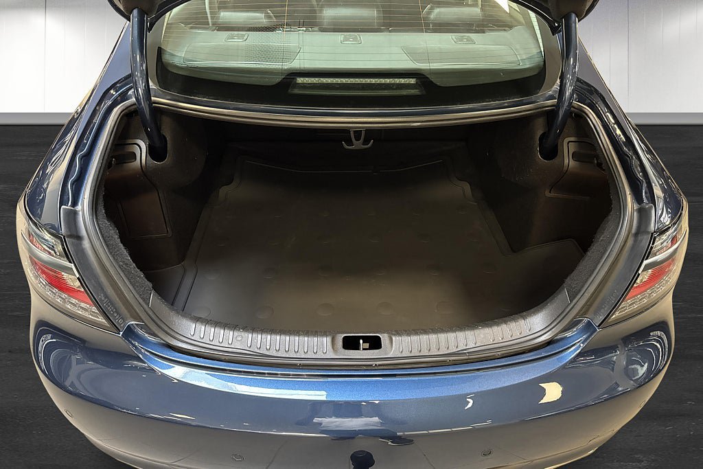 Vehicle Image 16