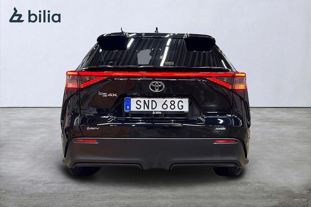 Vehicle Image 4
