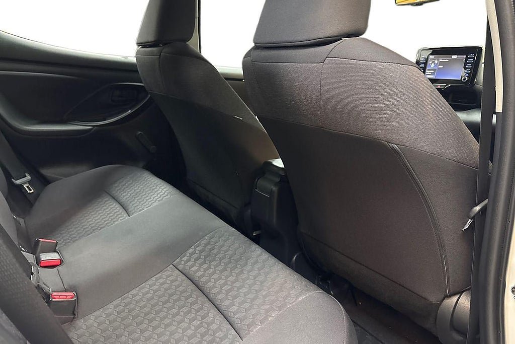 Vehicle Image 9