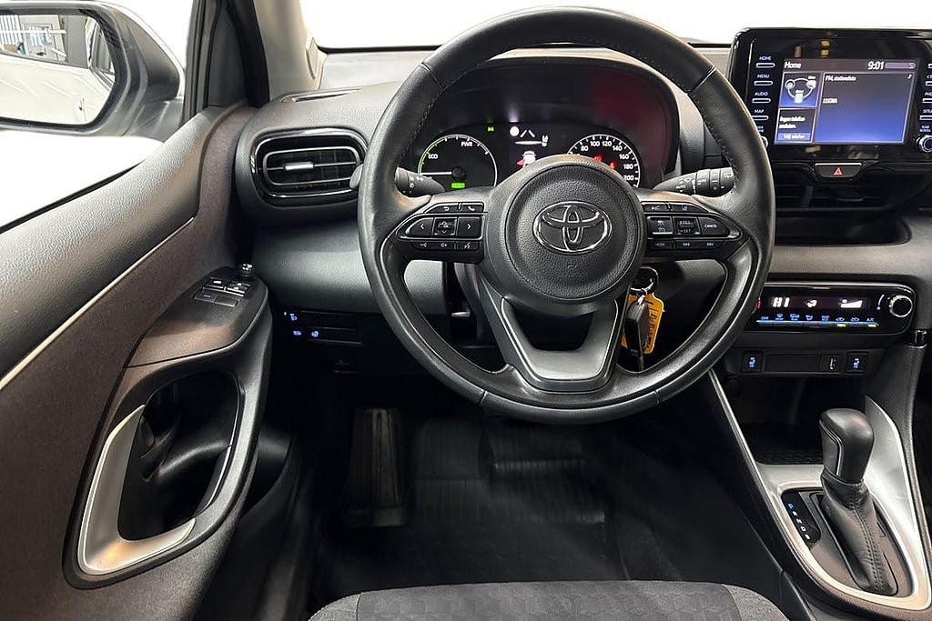 Vehicle Image 11