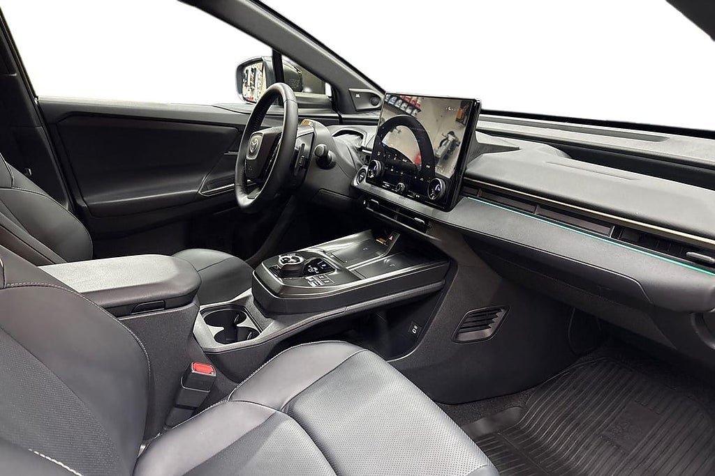 Vehicle Image 13