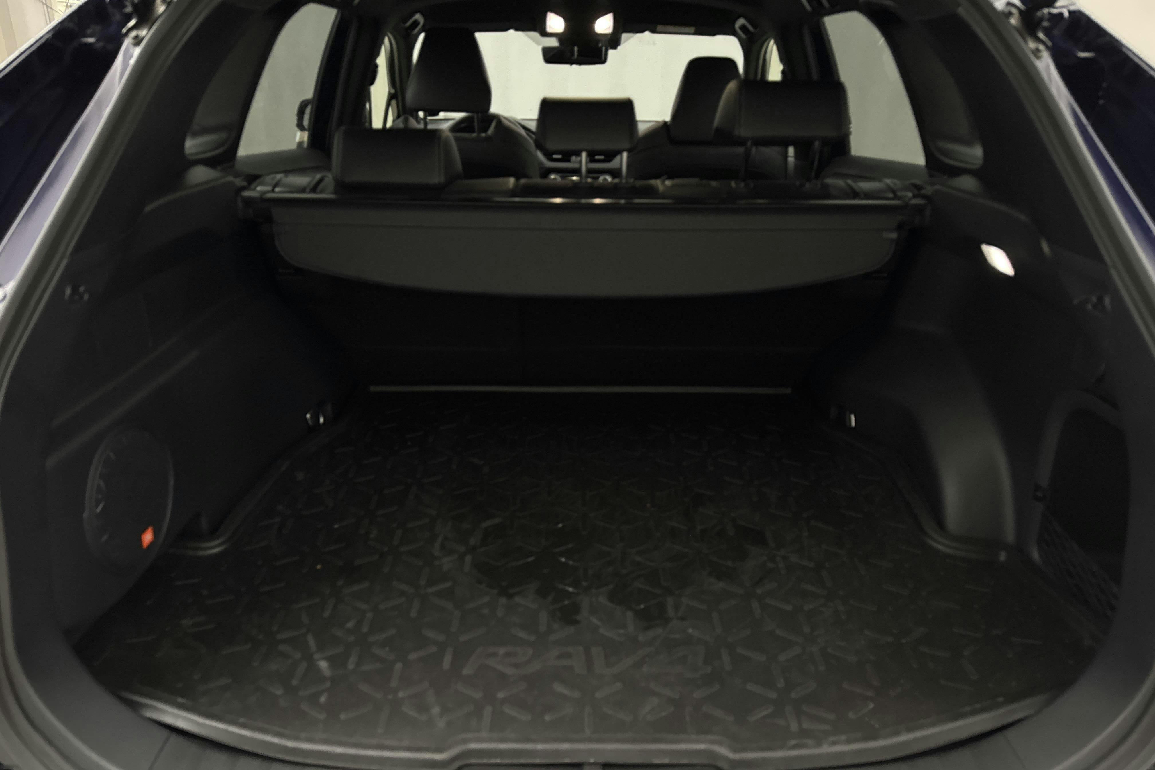 Vehicle Image 9