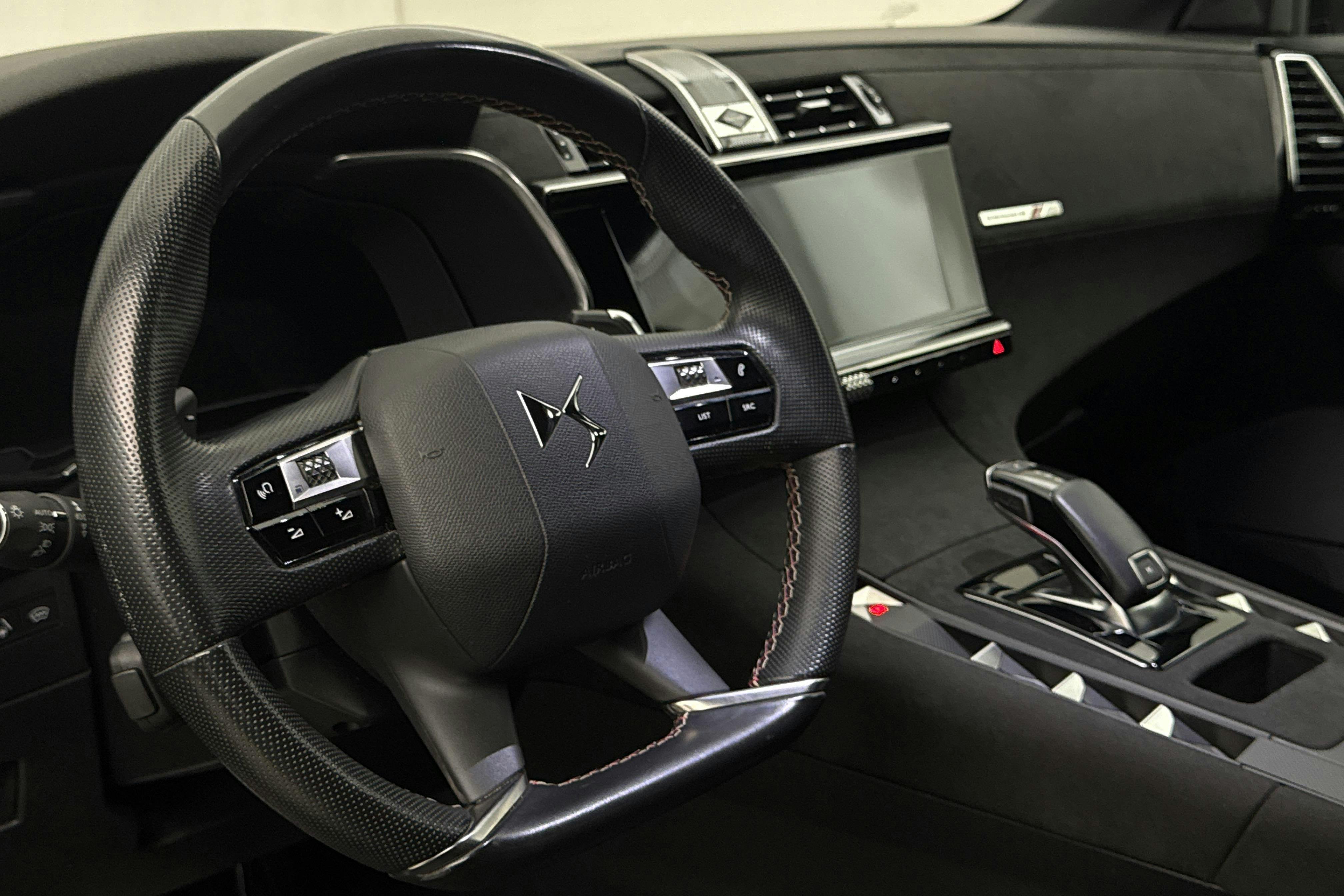 Vehicle Image 16