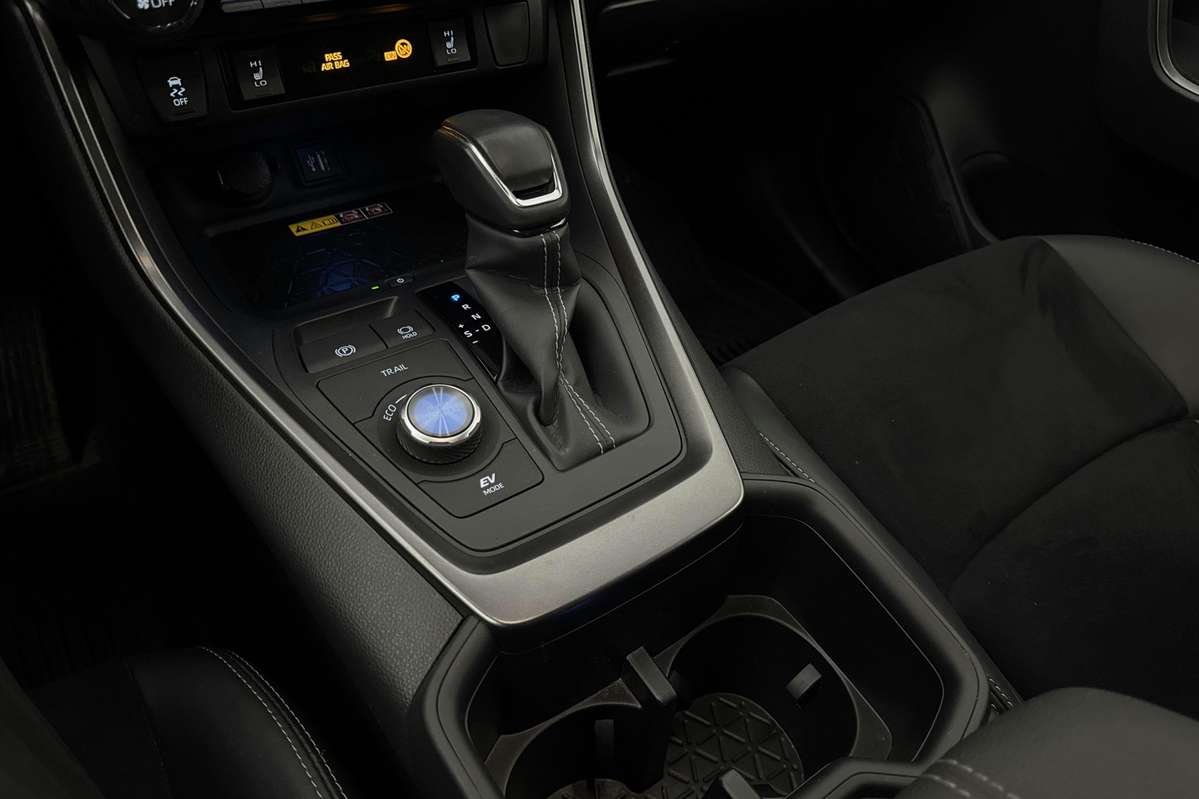Vehicle Image 15