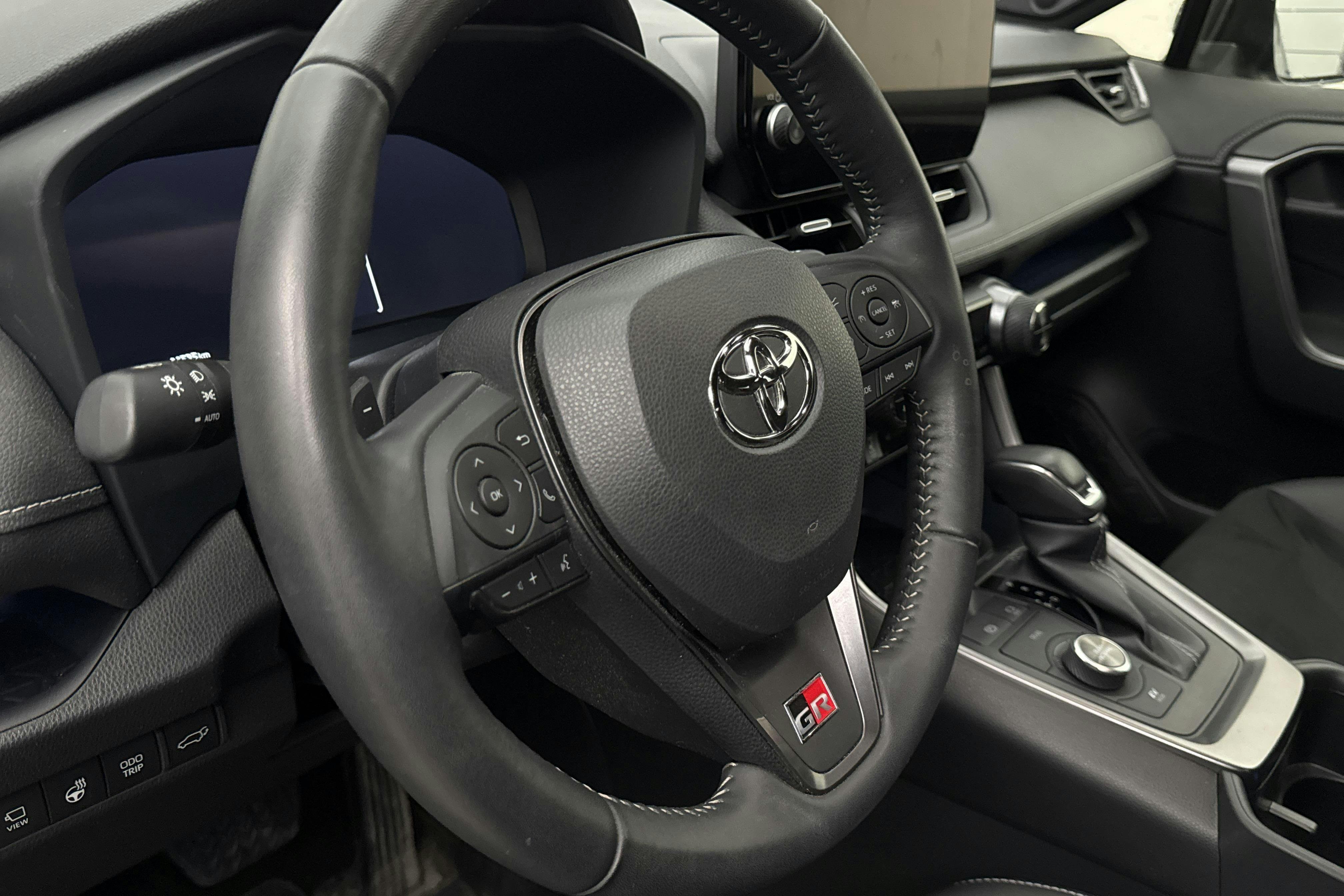 Vehicle Image 16