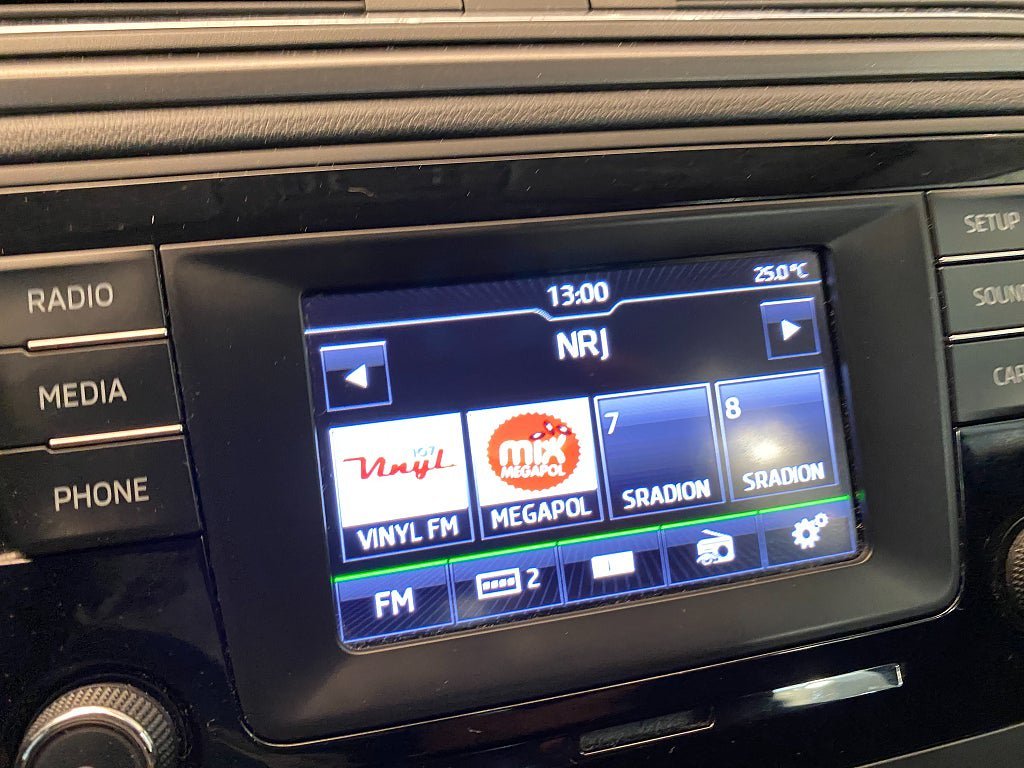 Vehicle Image 21