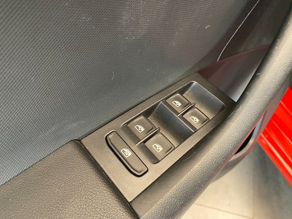 Vehicle Image 28