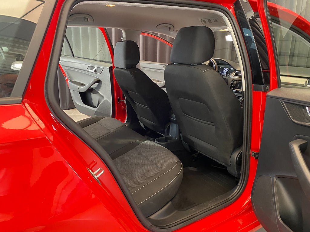 Vehicle Image 32