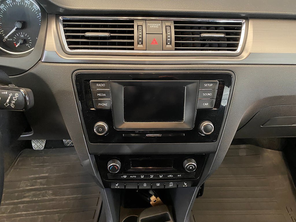 Vehicle Image 38