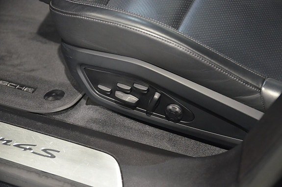 Vehicle Image 22