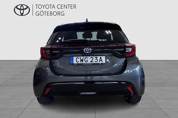 Vehicle Image 6