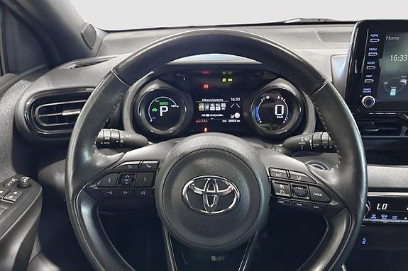 Vehicle Image 11