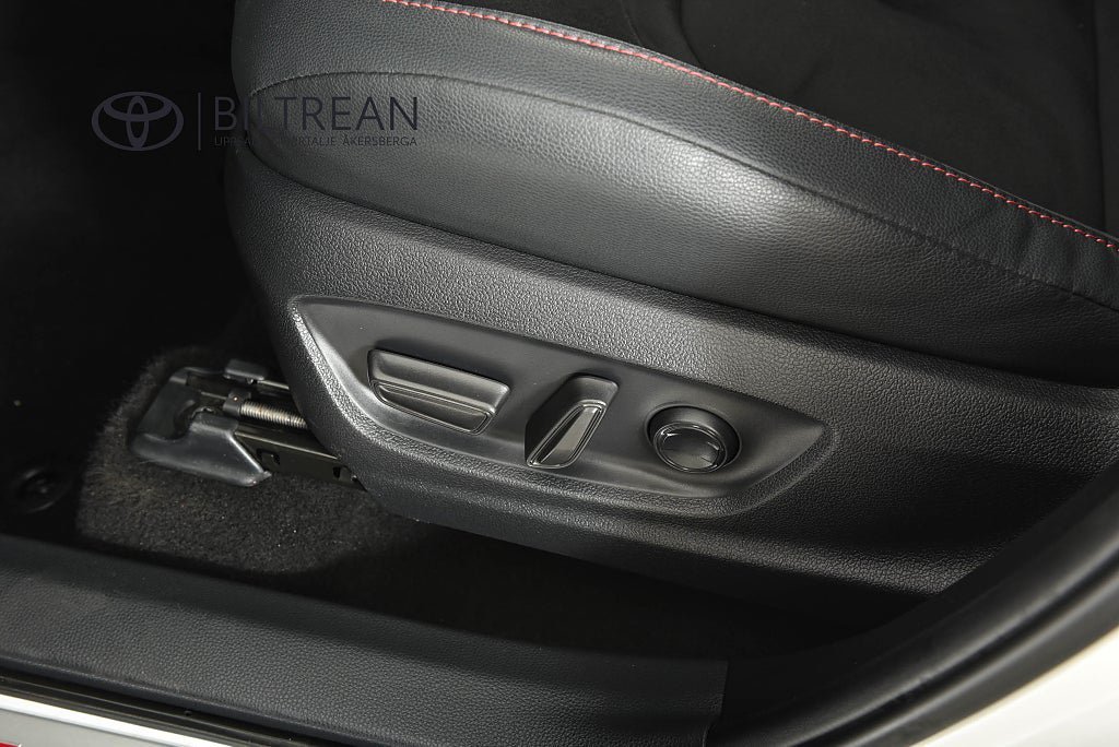Vehicle Image 12