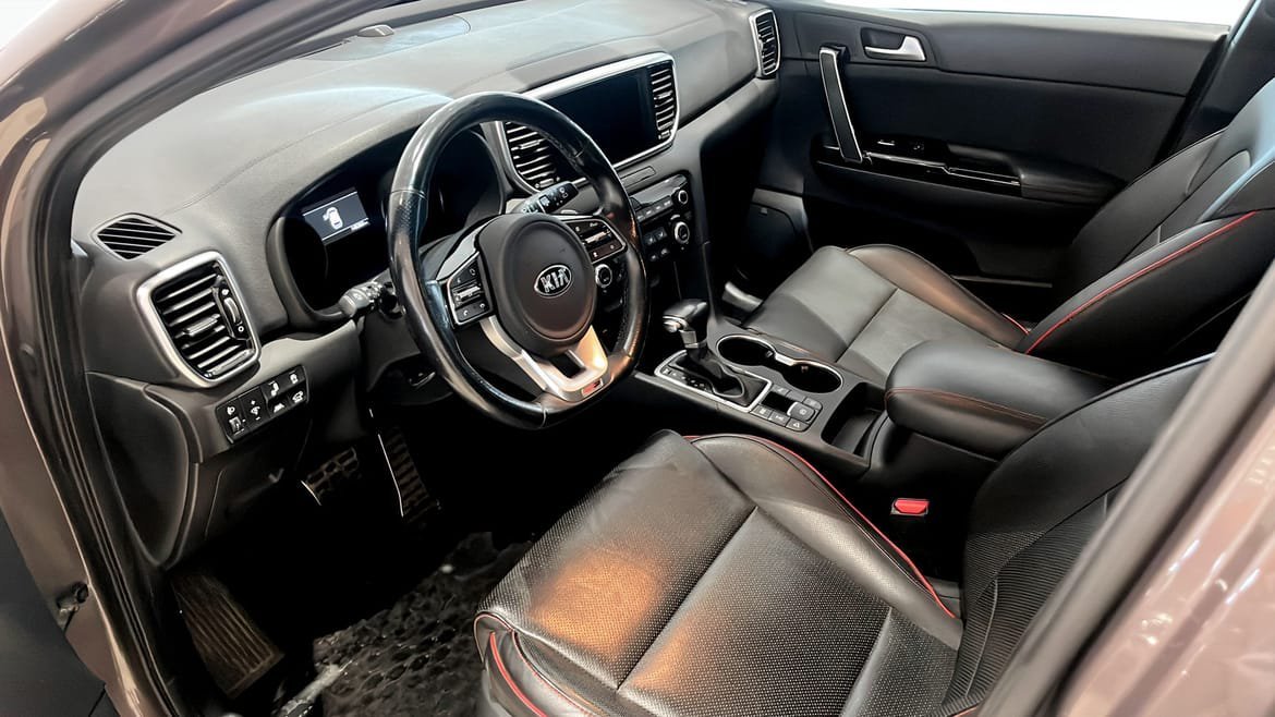 Vehicle Image 7