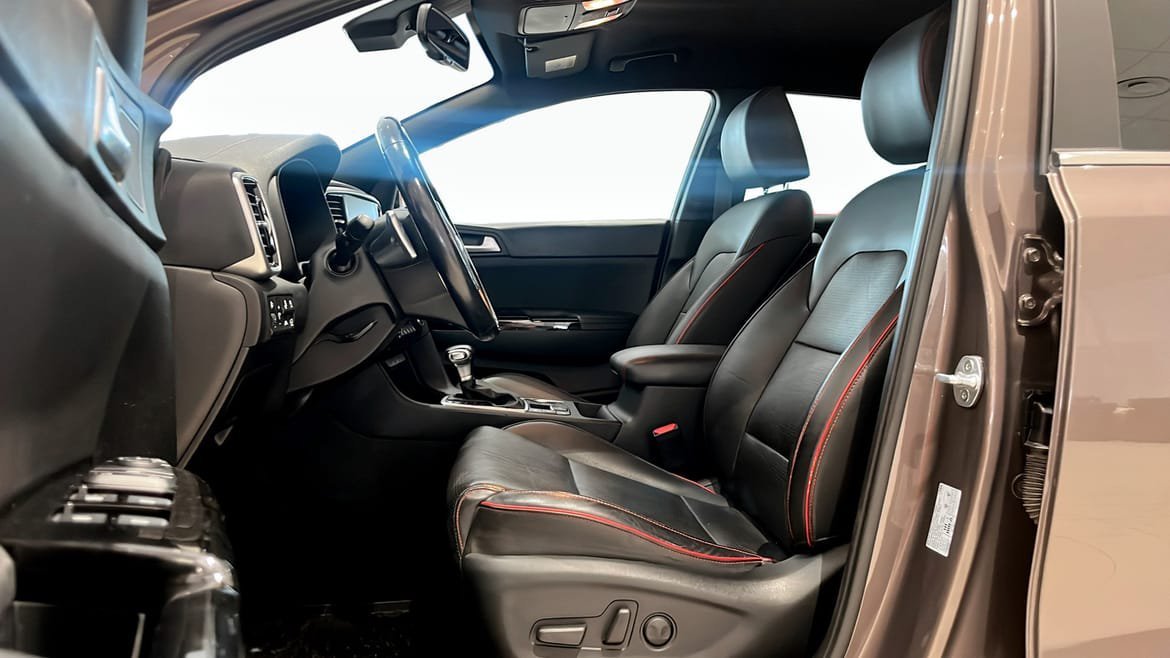 Vehicle Image 8