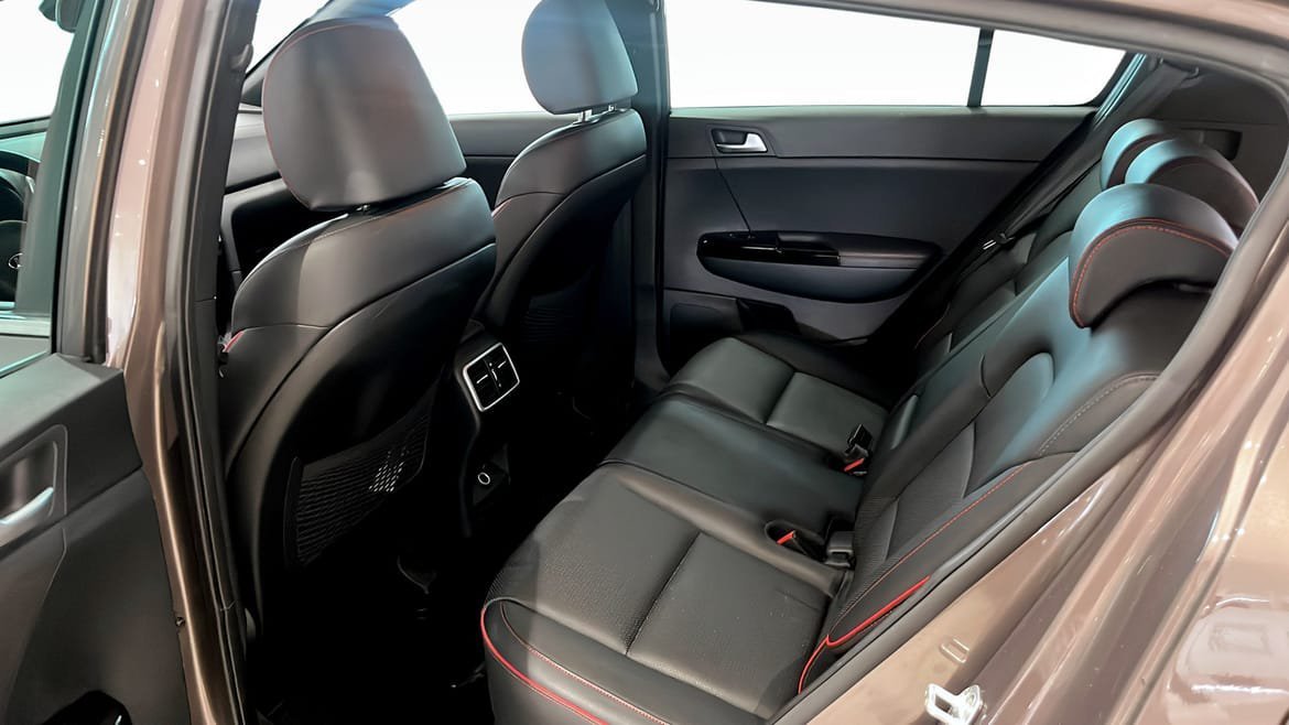 Vehicle Image 12