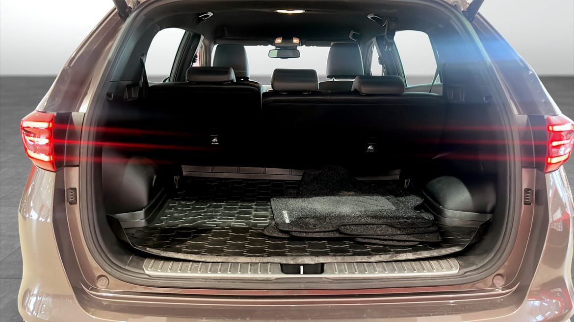 Vehicle Image 13