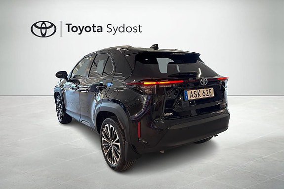 Vehicle Image 9