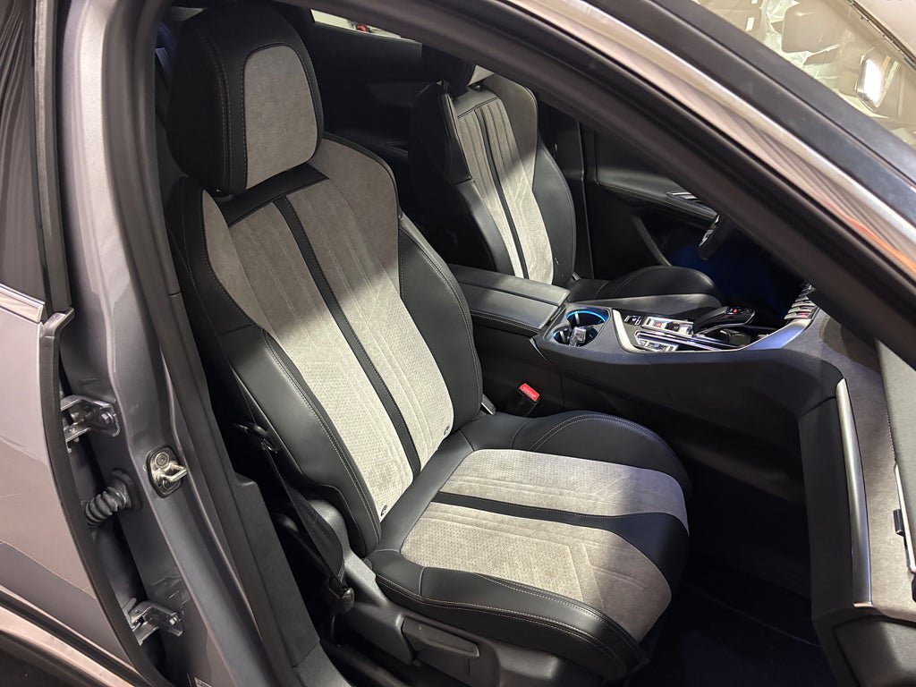 Vehicle Image 18
