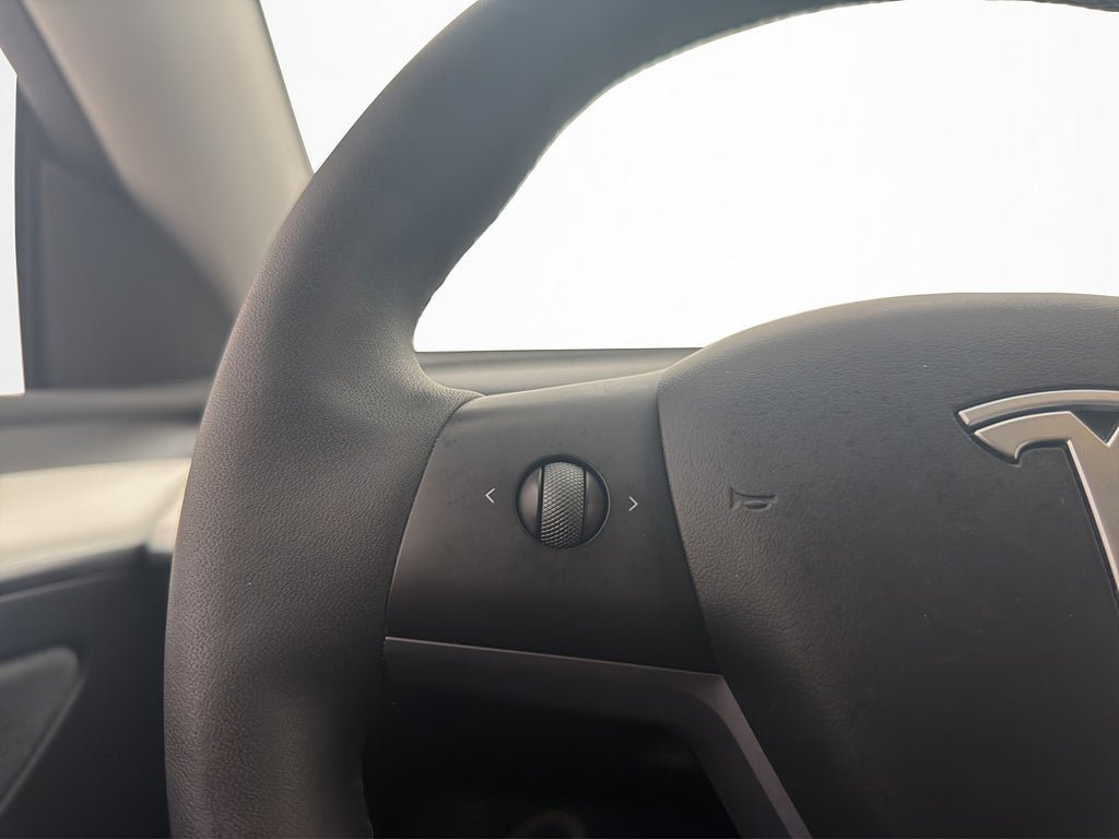 Vehicle Image 28