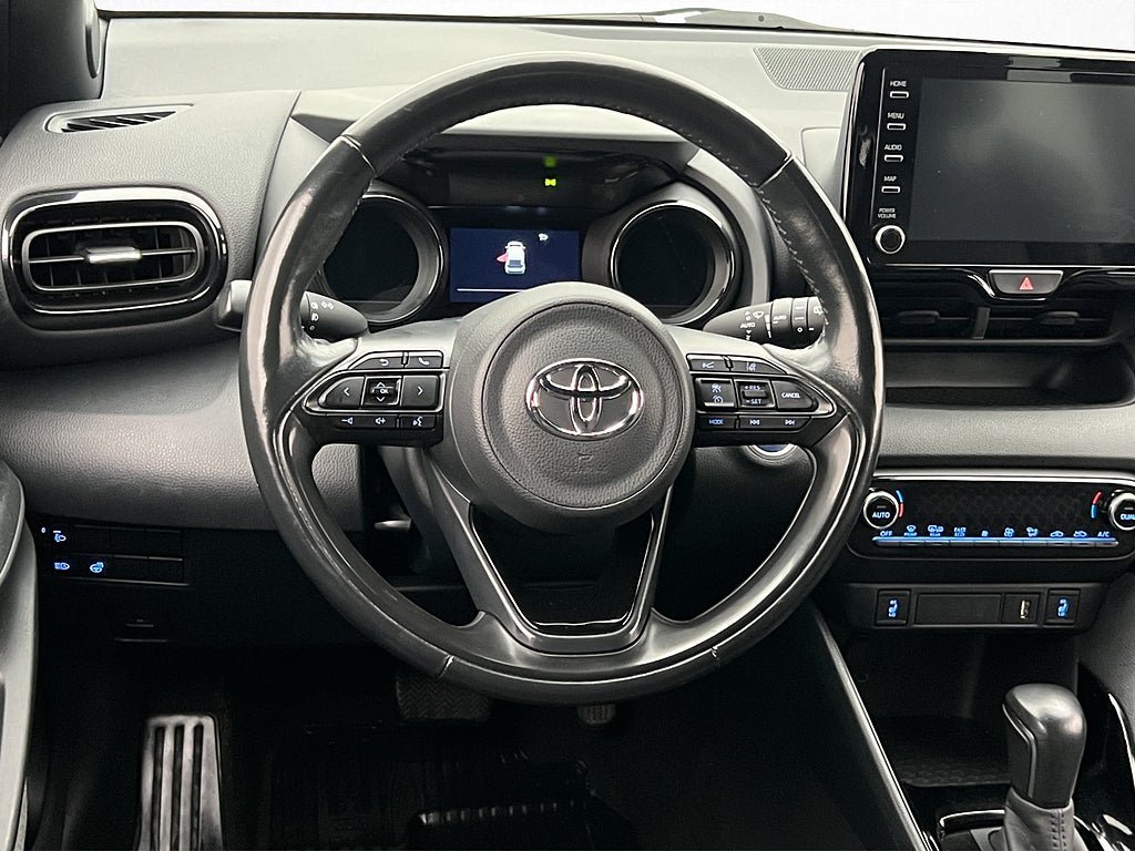 Vehicle Image 9