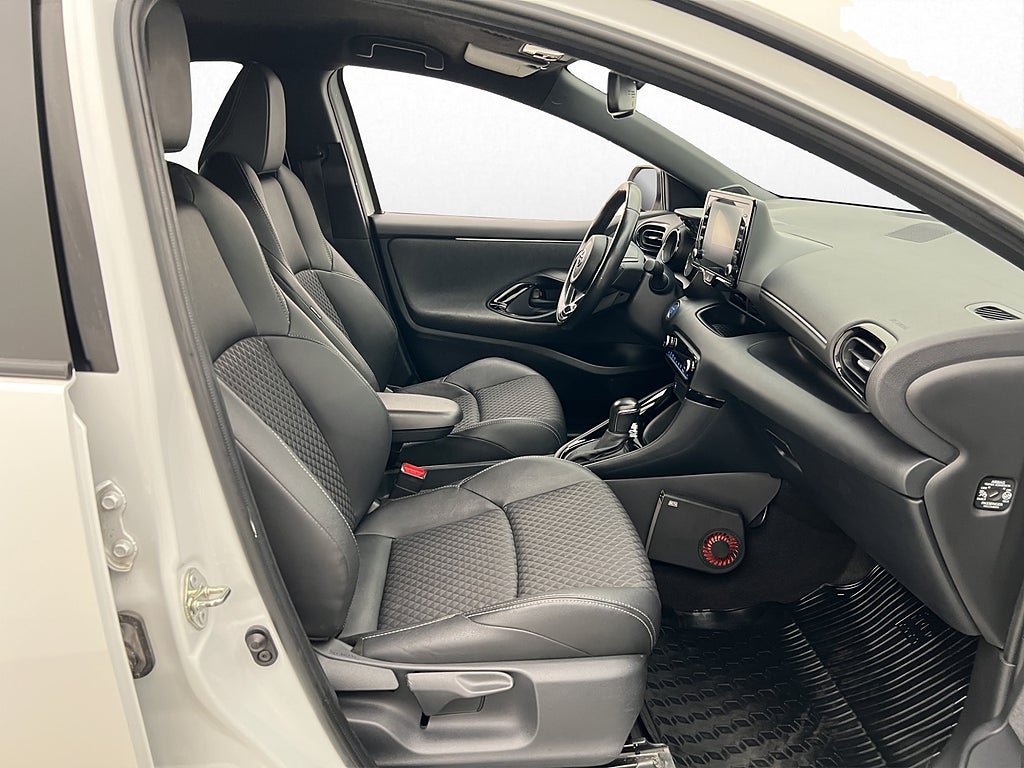 Vehicle Image 10