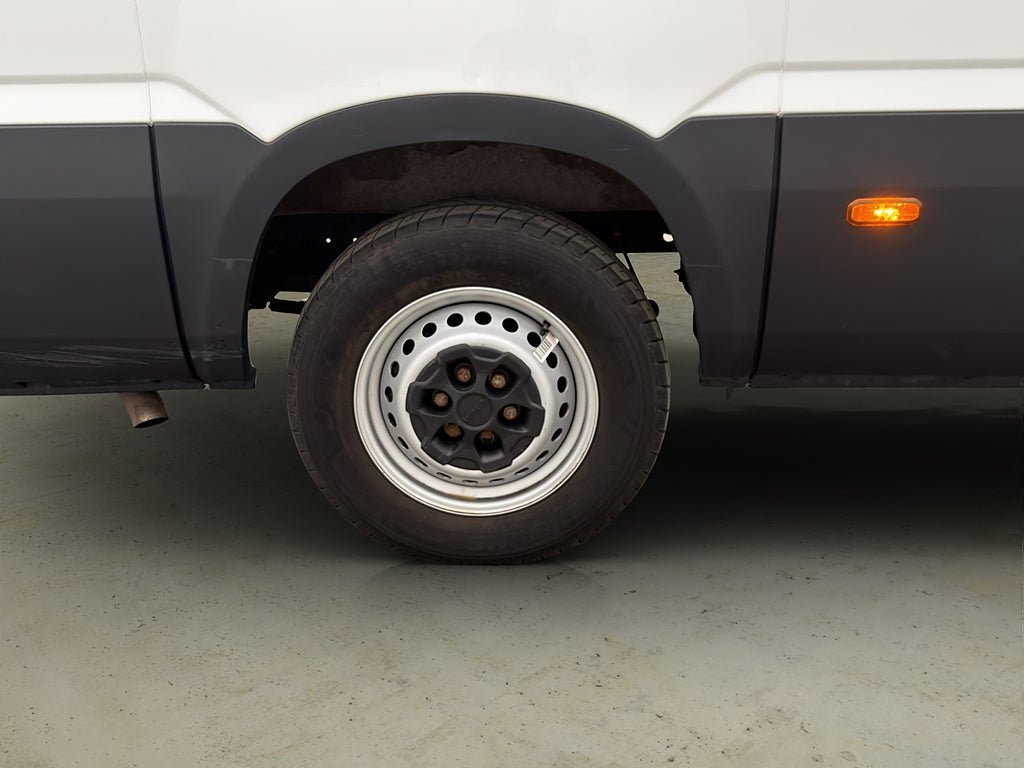 Vehicle Image 23