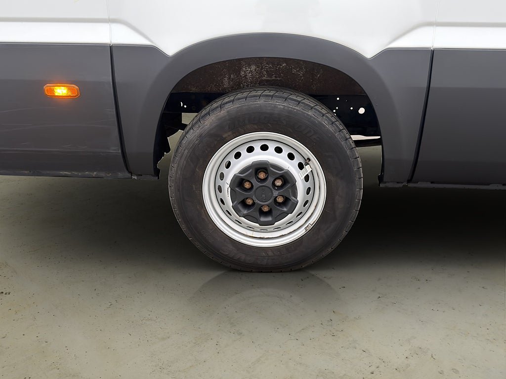 Vehicle Image 24