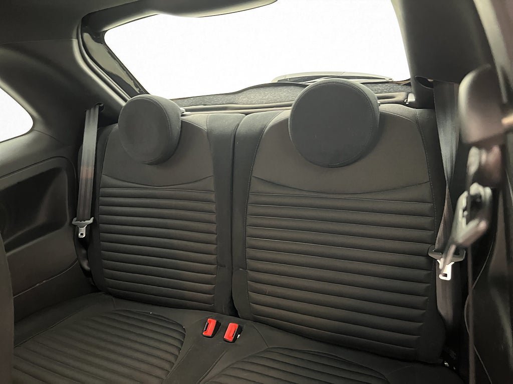 Vehicle Image 25