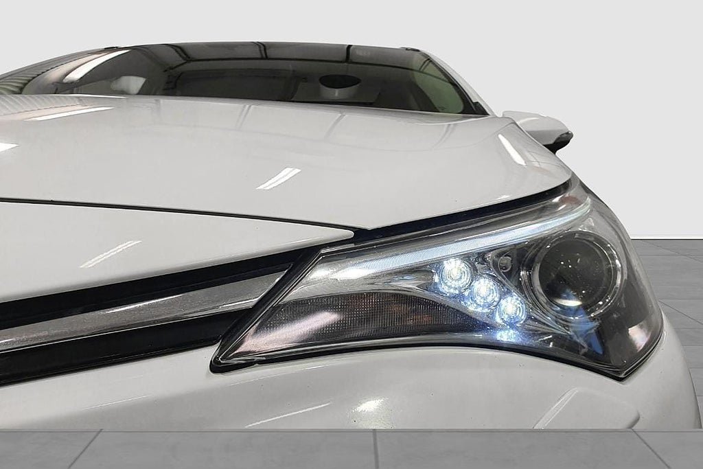 Vehicle Image 10