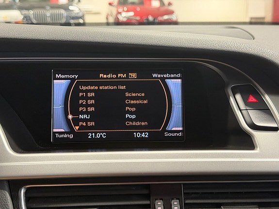 Vehicle Image 16